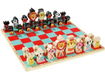PRIMER JUEGO DE AJEDREZ